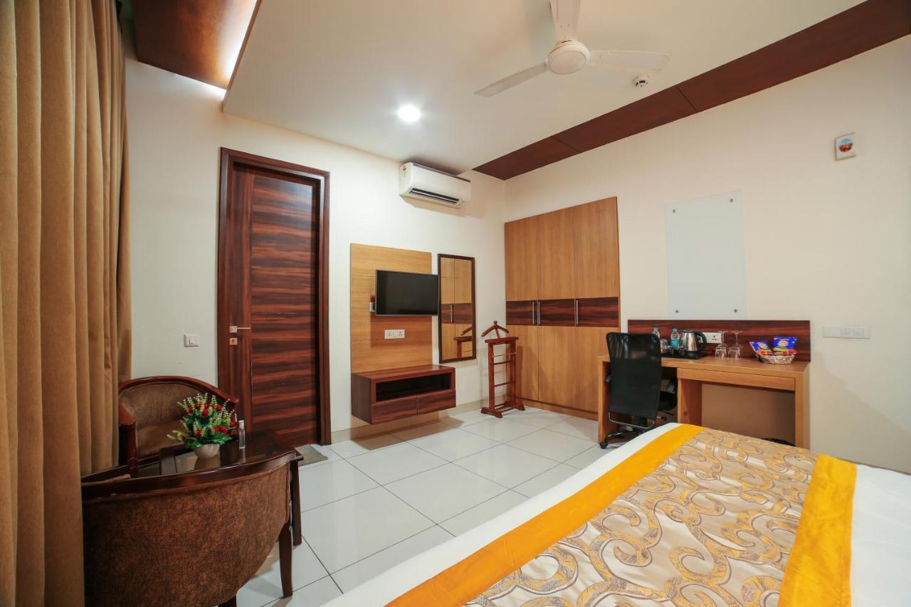 Hotel Grand Regency By Jmd Group Near Delhi Igi Airport Nueva Delhi Exterior foto