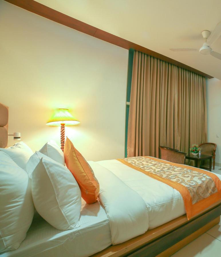 Hotel Grand Regency By Jmd Group Near Delhi Igi Airport Nueva Delhi Exterior foto
